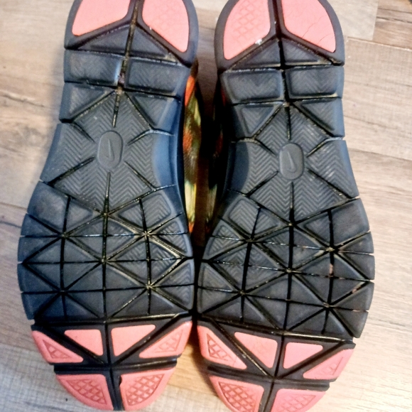 Nike running shoes - Picture 4 of 5